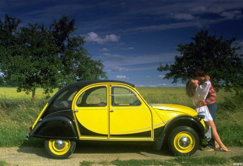 Citroen_2CV_Charleston.jpg