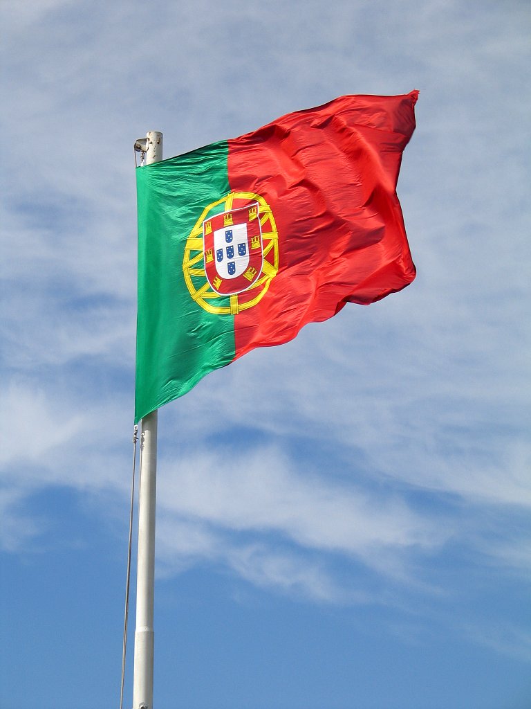 Bandeira_de_Portugal_foto.jpg
