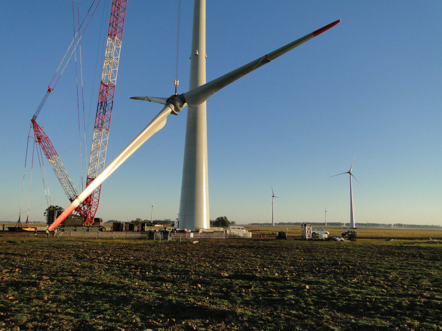 wind_oil2.jpg