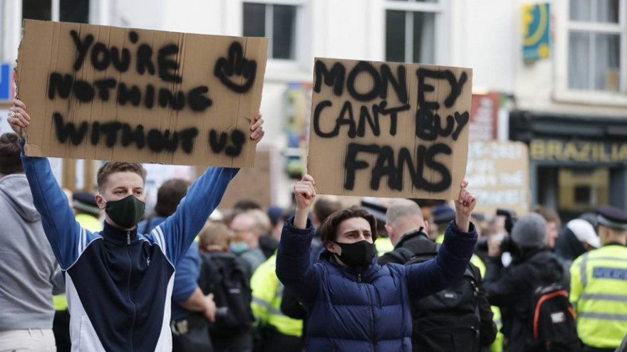 Fans.jpg