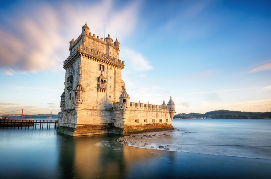 Há apenas 200 anos torre-de-belem ainda estava a 150 metros da linha de costa.jpg