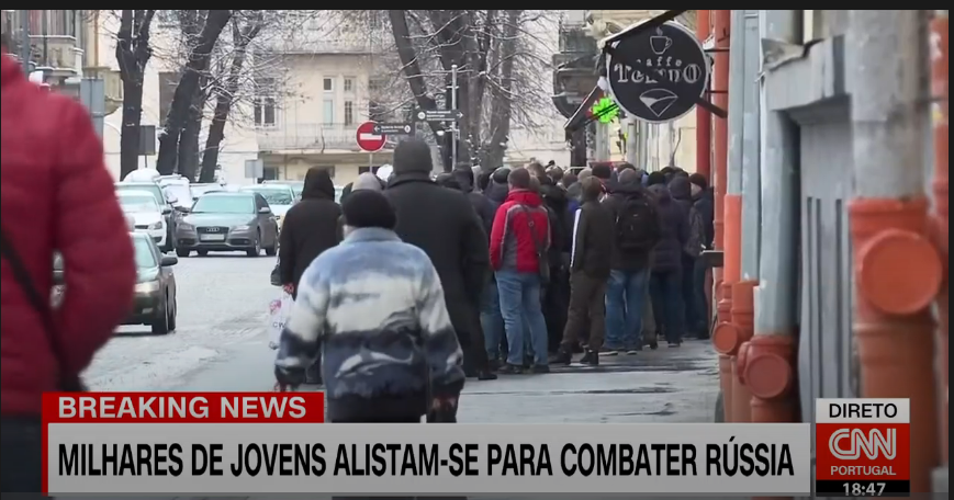 Milhares de Jovens alistam-se para combater a Rússia.PNG