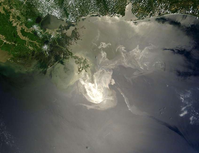 GolfOilSpill.jpg